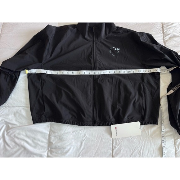 New Lululemon Run Crew Graphic Cinch-Hem Jacket Sz XL Black Limited Edition Rain - Picture 3 of 13